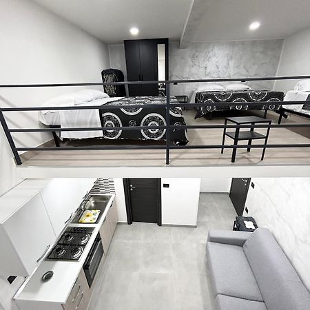 Luxury Home Valentino เนเปิลส์ ภายนอก รูปภาพ