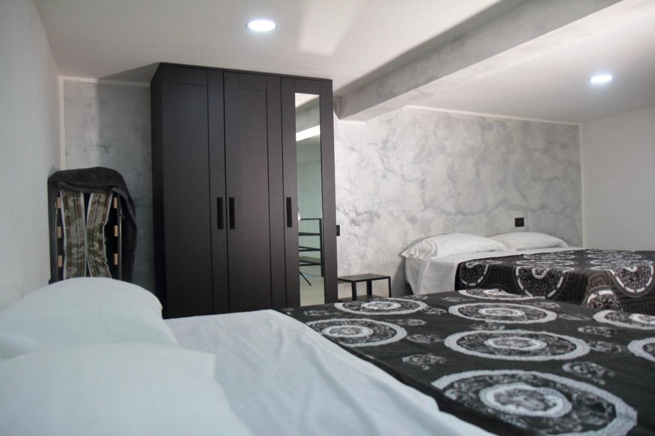 Luxury Home Valentino เนเปิลส์ ภายนอก รูปภาพ