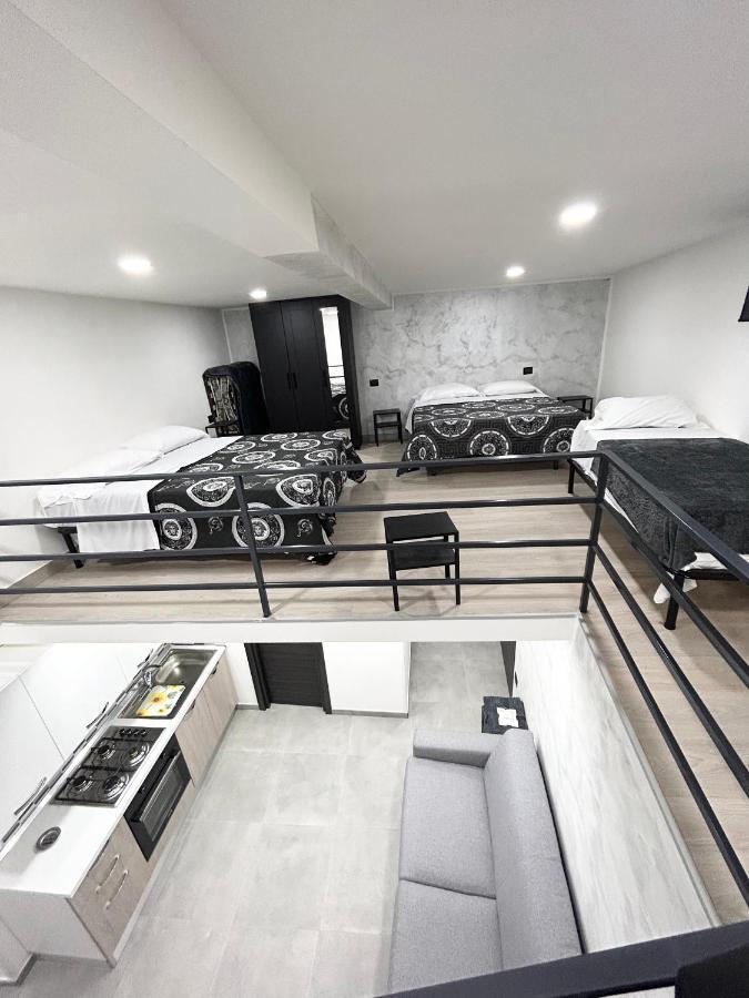 Luxury Home Valentino เนเปิลส์ ภายนอก รูปภาพ